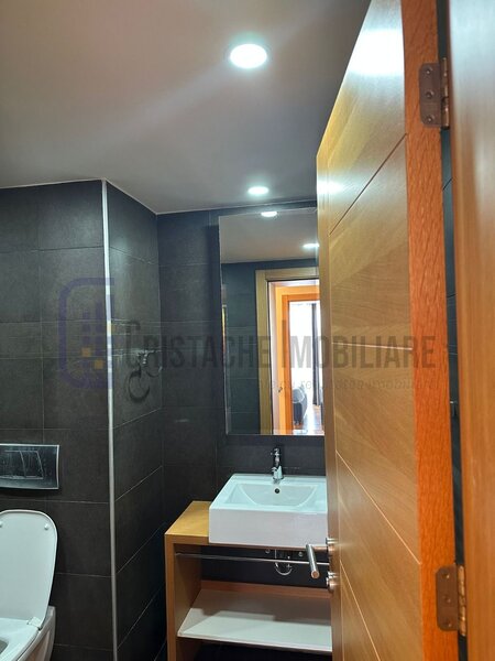 Trei camere, mobilat si utilat modern, fara comision! apartament tip penthouse,