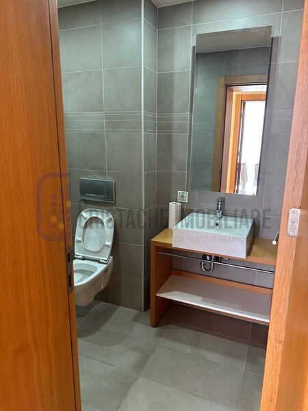Trei camere, mobilat si utilat modern, fara comision! apartament tip penthouse,
