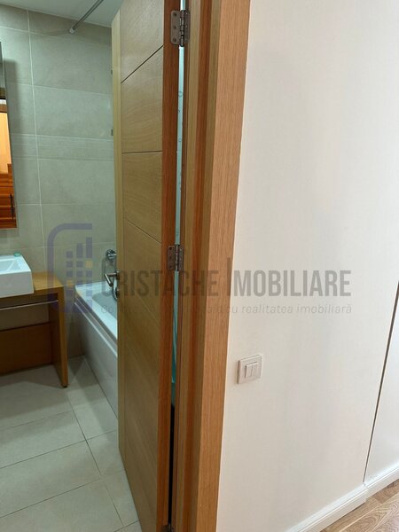 Trei camere, mobilat si utilat modern, fara comision! apartament tip penthouse,